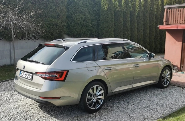Skoda Superb cena 72000 przebieg: 201000, rok produkcji 2018 z Połaniec małe 37